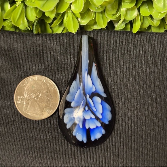 Murano Glass Blue Flower Leaf
Pendant - Picture 5 of 5